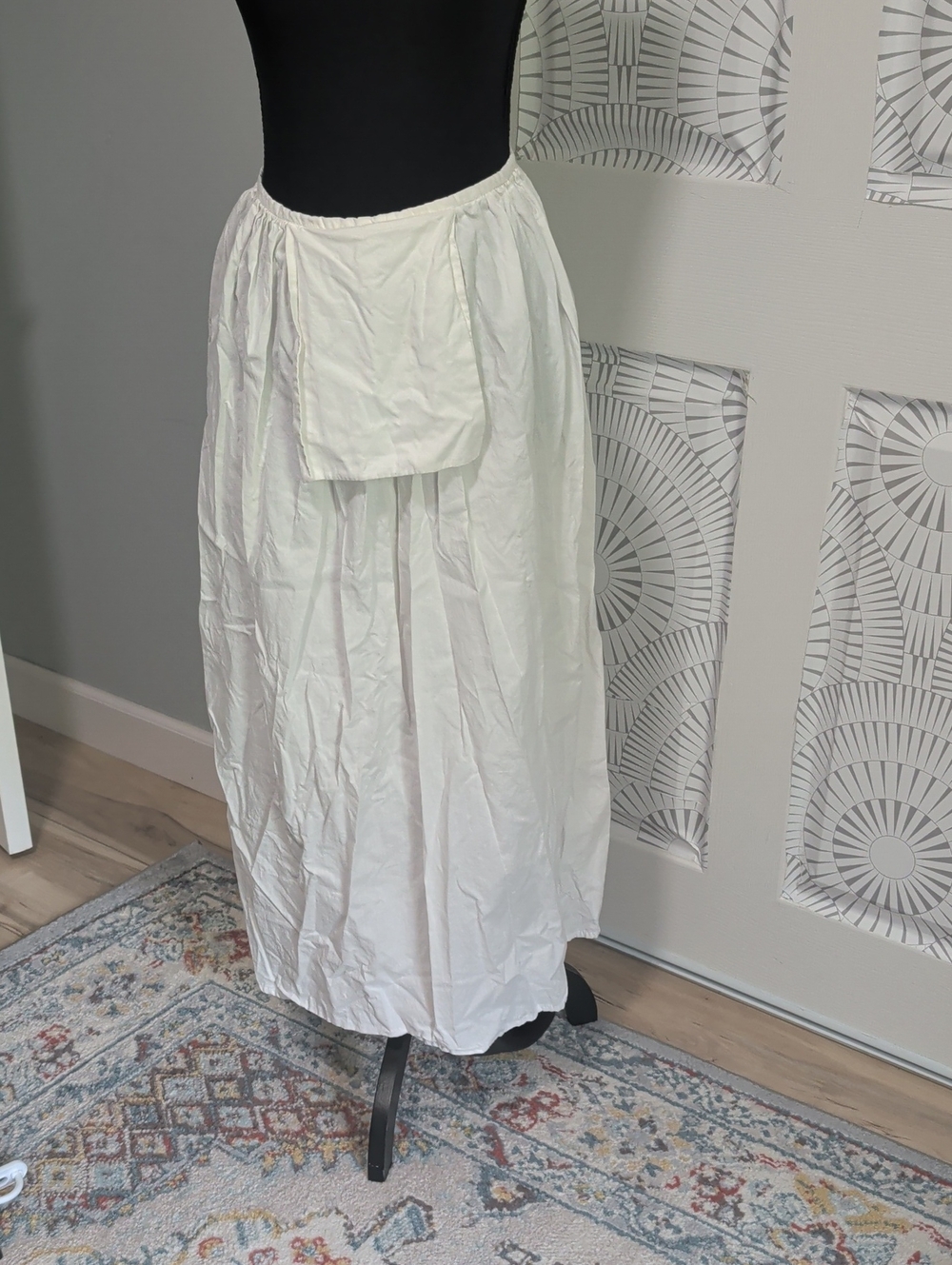 Vintage Women’s White Cotton Full-Length Apron With Pocket - Picture 2 of 4